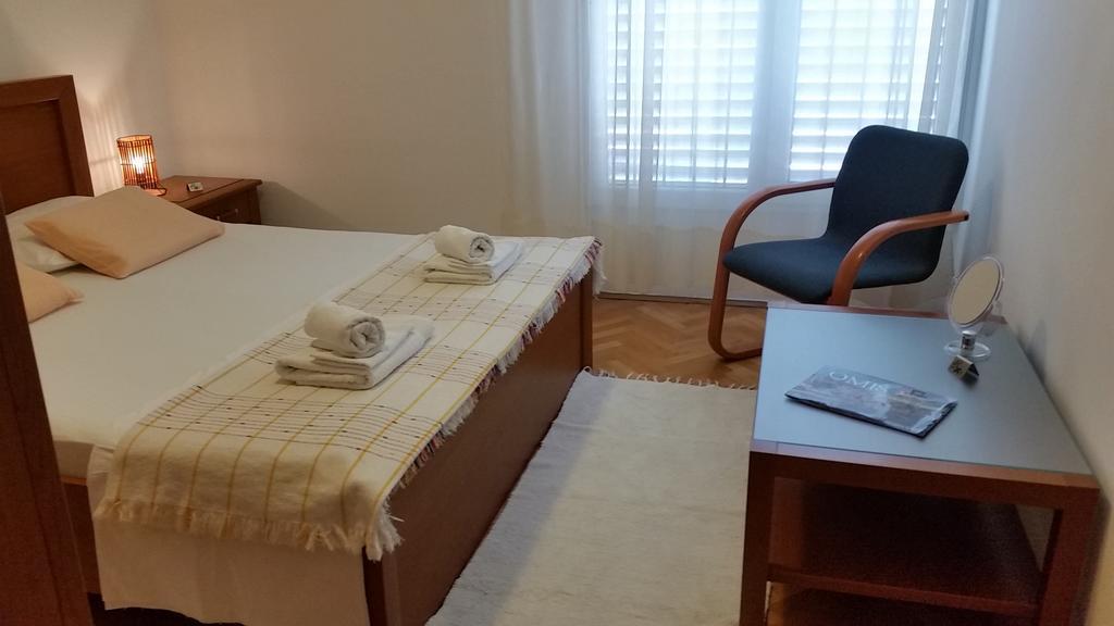 Luno Apartman Omiš Szoba fotó