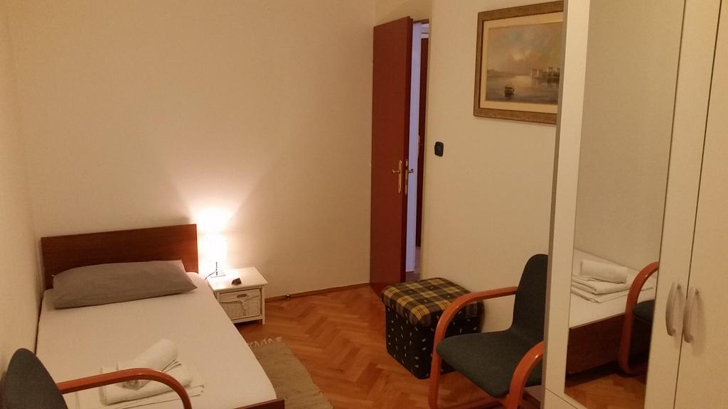 Luno Apartman Omiš Szoba fotó
