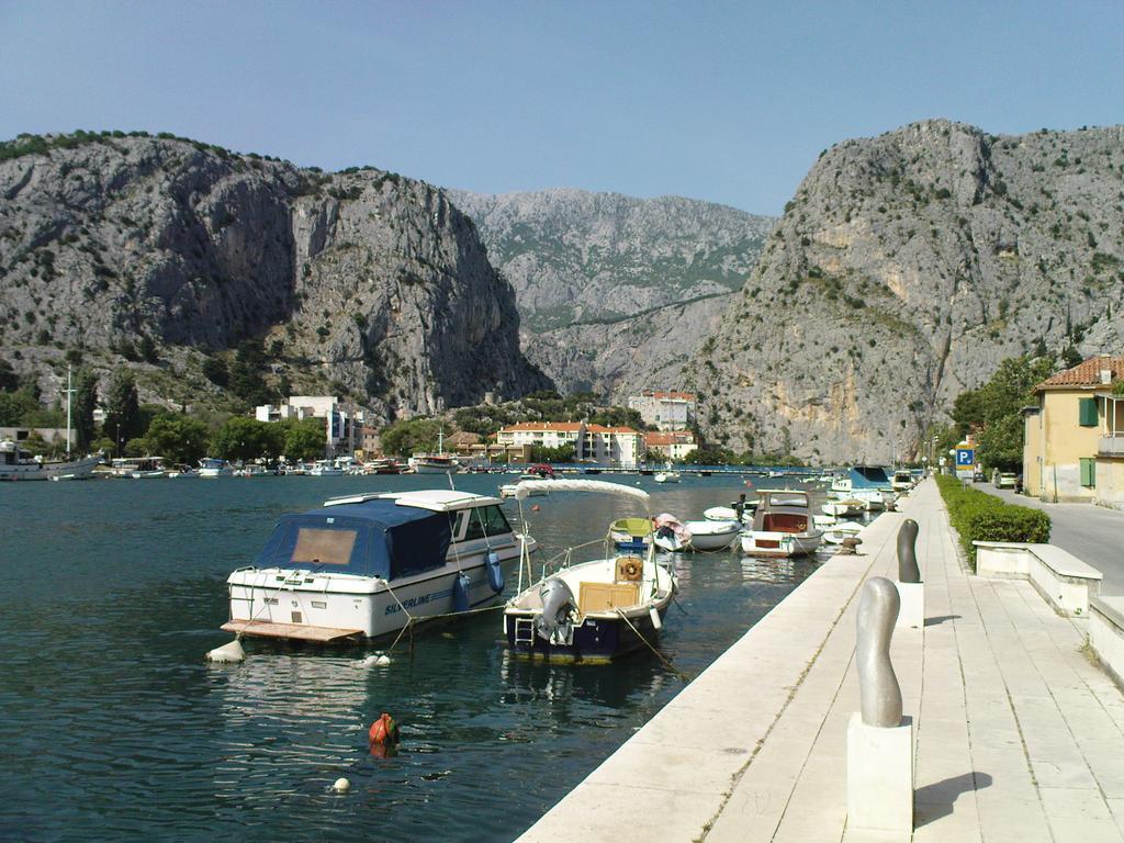 Luno Apartman Omiš Szoba fotó