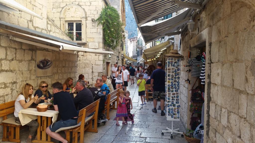 Luno Apartman Omiš Szoba fotó